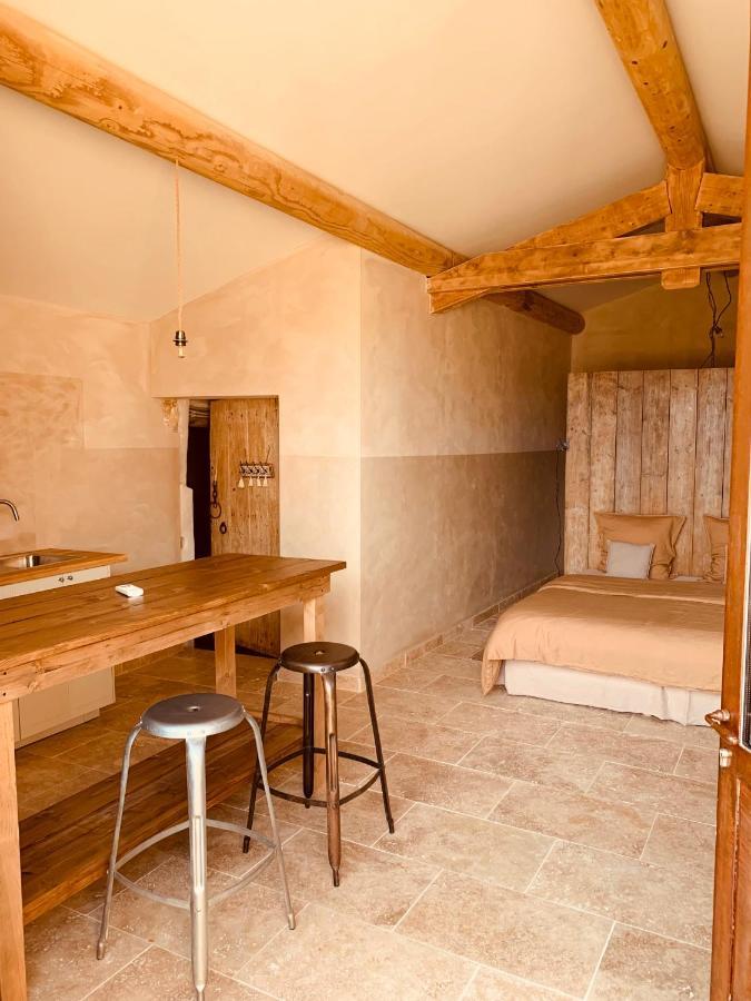 Bed and Breakfast Le Vieux Portail Сен-Сатюрнен-д'Апт Екстер'єр фото